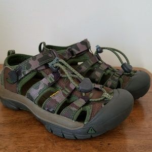 Keen sandals boy
